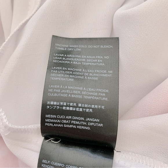 NWOT Bebe Flowy Chiffon Geometric Tribal Print Cold-Shoulder V-Neck Maxi Dress - Picture 14 of 15